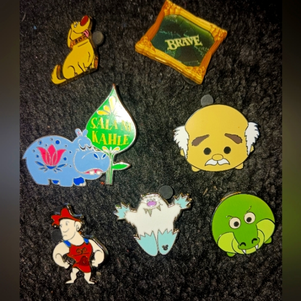 Disney pins